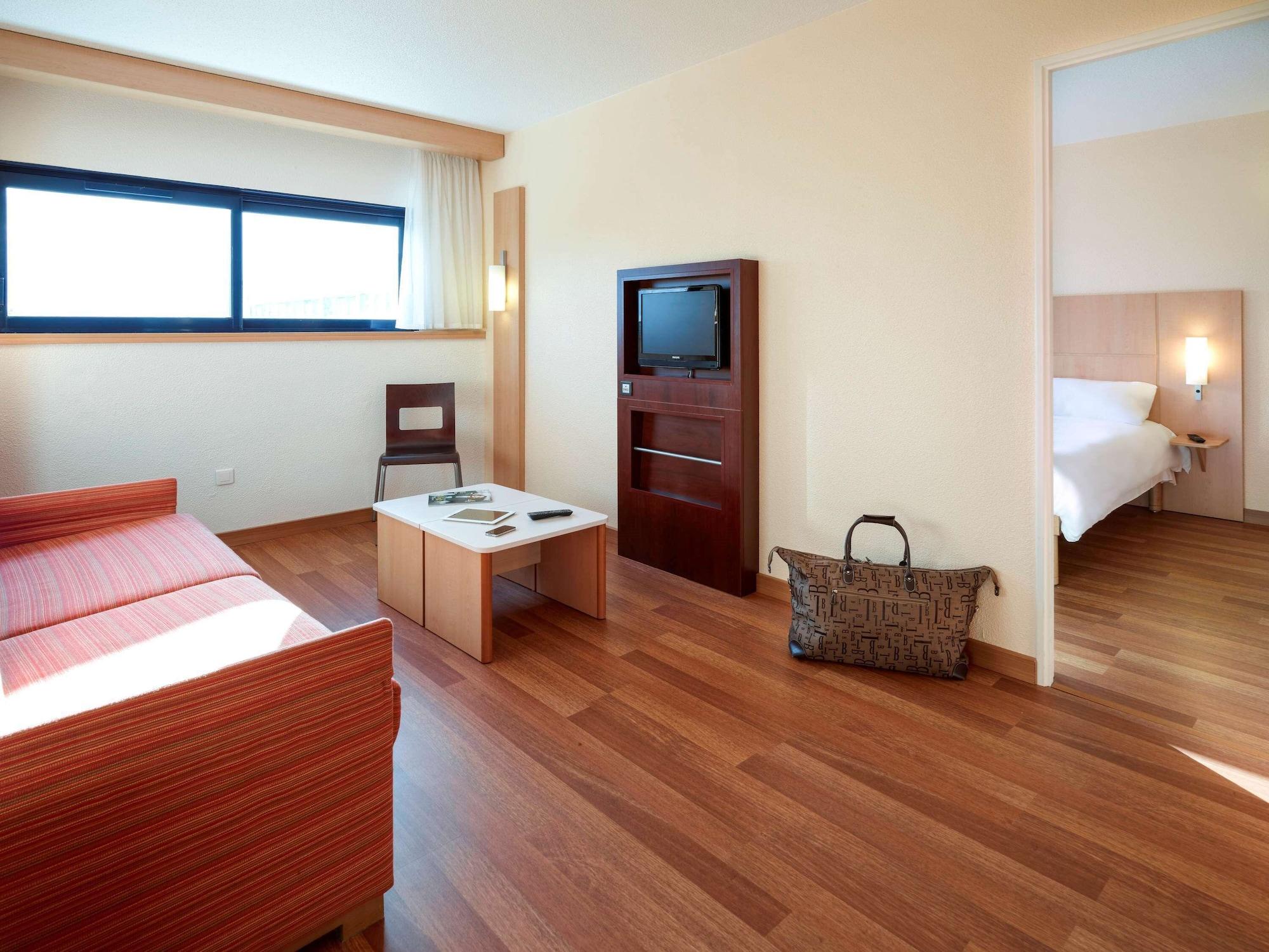 ไอบิส ซิต ดู ฟูตูโรสโคป Hotel ชาสเซเนย-ดู-ปัวตู ภายนอก รูปภาพ